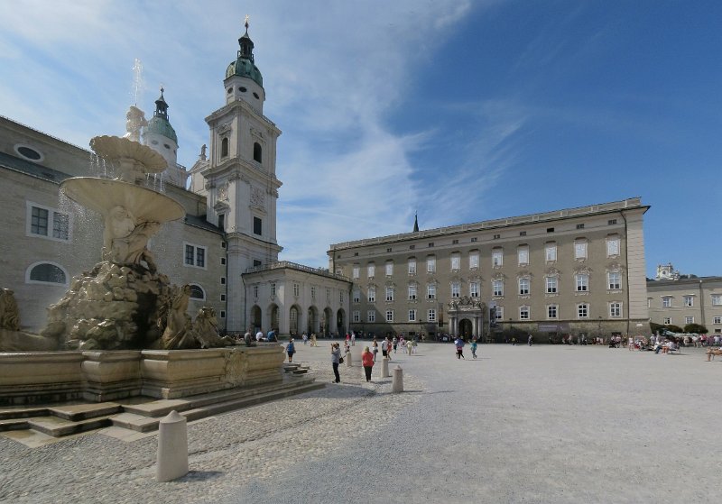 (100) Salzburg - Residenzplatz.jpg
